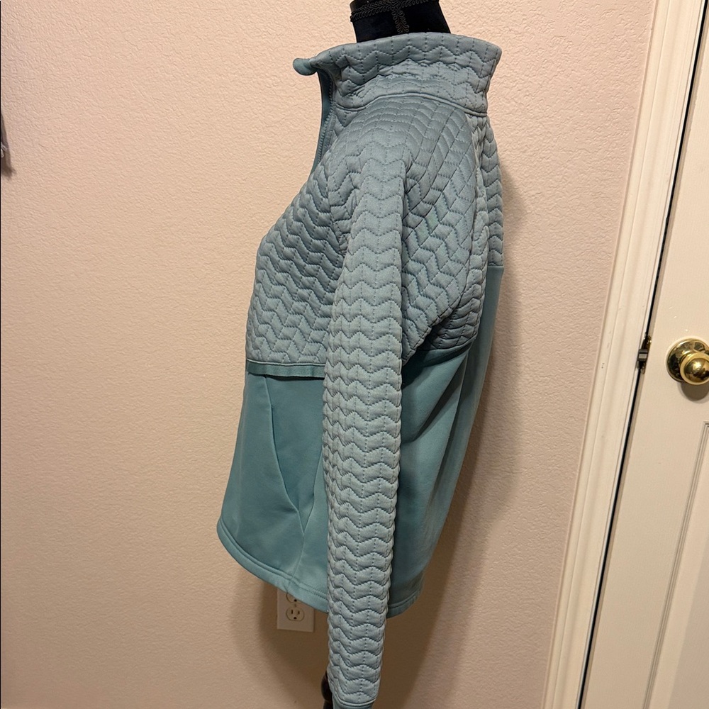 Avia Quilted Jacket in Teal Blue - Picture 5 of 10